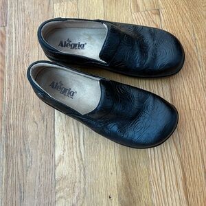 Alegria Women's Black Embossed Loafers